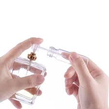 Cách Chiết Nước Hoa Sang Lọ Nhỏ